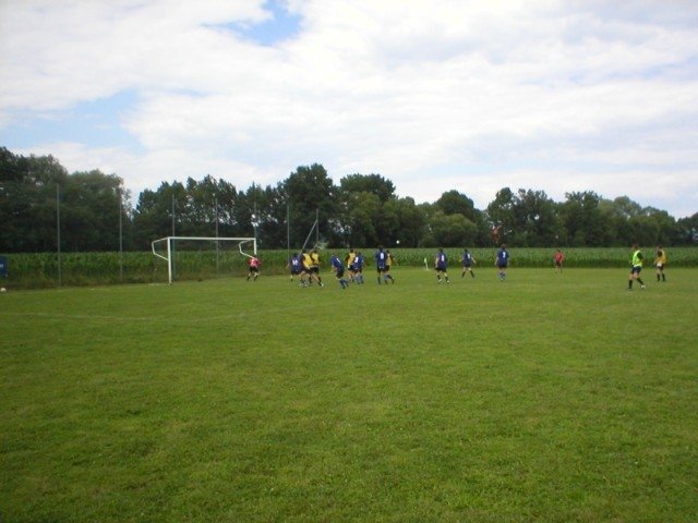 47_fussball schwarzau 2005 036.jpg